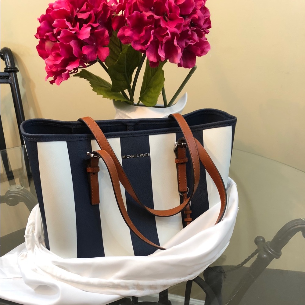 Beautiful Michael Kors Handbag